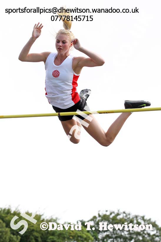 Womens pole vault at the Northern Inter-Counties under-17s and 15s at Witton Park, Blackburn. Photo: David T. Hewitson/Sports for All Pics